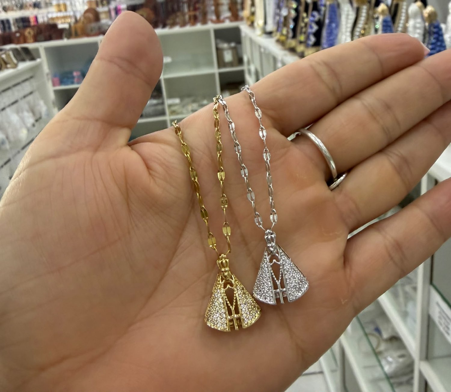 Corrente aço Inoxidável Fina Nossa Senhora Aparecida com Strass - Dourada