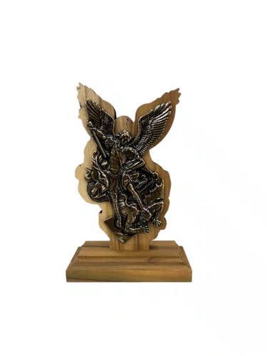 Estátua de São Miguel Arcanjo