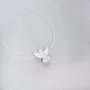 Colar de Fio Nylon Com Divino Espírito Santo Madre Pérola